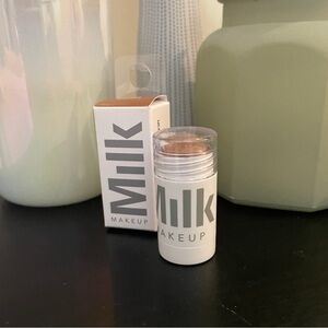 Milk Makeup- Matte bronzer stick​​​​